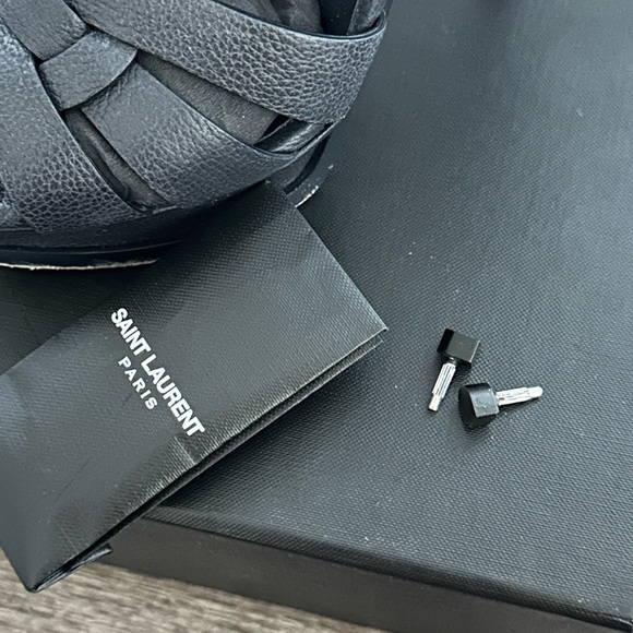 YSL Saint Lauren Tribute Platform Heels (black) - Picture 6 of 7